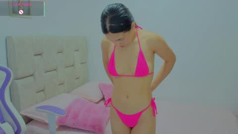 Snapshot of heilyevans chatting on May 2026 01:05:02 PM Heily online show from May 2026 01:05:02 PM