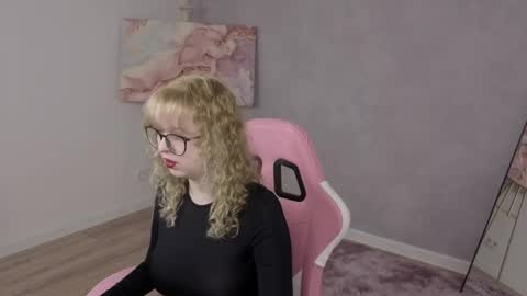 Helen Carson online show from May 2026 04:19:02 AM