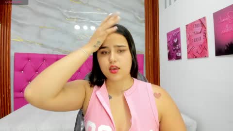 Snapshot of helen_russoo chatting on April 2026 05:43:02 PM Helen online show from April 2026 05:43:02 PM