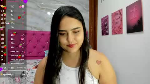 Snapshot of helen_russoo chatting on June 2026 09:41:01 PM Helen online show from June 2026 09:41:01 PM