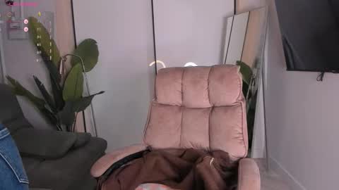 Helen online show from November 2025 02:59:02 PM