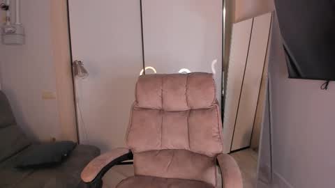 Helen online show from November 2025 03:54:02 PM