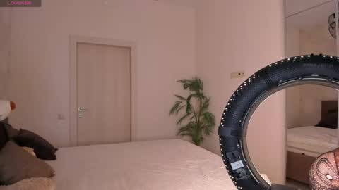 Snapshot of helena_lorente chatting on May 2026 03:44:02 PM Helen online show from May 2026 03:44:02 PM