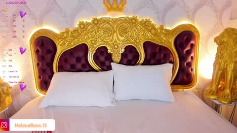 H E L E N A  online show from December 2024 11:17:02 PM