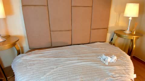 Helen or Hells online show from April 2026 12:49:01 PM