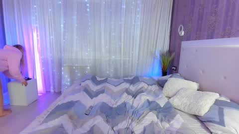 Helen online show from February 2025 03:22:01 AM