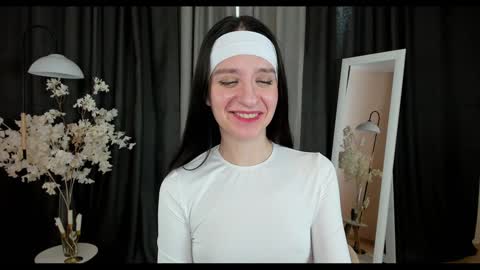 Helen online show from February 2025 06:26:02 AM