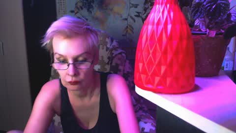 Helga online show from April 2026 09:01:02 PM