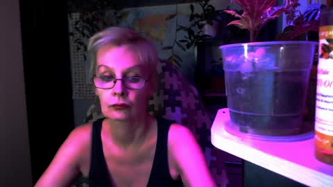 Helga online show from April 2026 09:52:01 PM