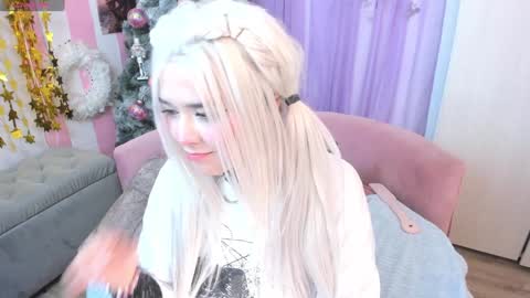 Laura online show from December 2024 06:32:01 AM