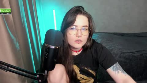 Red online show from February 2025 06:51:01 PM