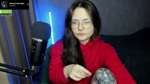 Red online show from September 2025 07:14:01 PM