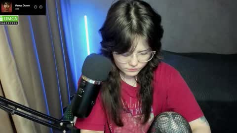 Red online show from October 2025 07:49:01 PM