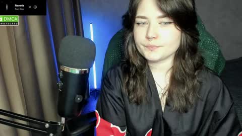Snapshot of hell_hotline chatting on May 2026 07:32:02 PM Red online show from May 2026 07:32:02 PM