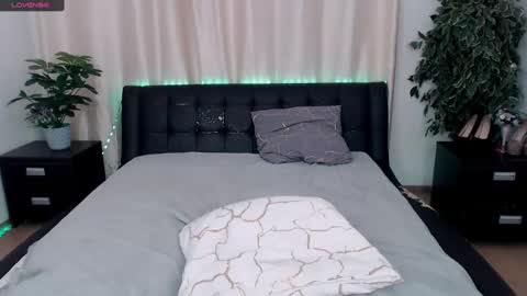 Snapshot of hellajene chatting on January 2025 08:11:02 PM Hella online show from January 2025 08:11:02 PM