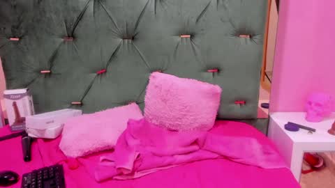 Hellen  online show from December 2024 05:11:01 PM