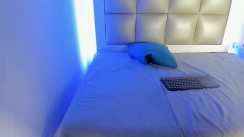 hellen__smith_ online show from January 2026 09:20:02 PM