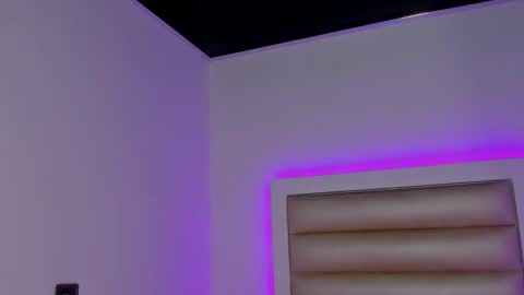 Snapshot of hellen__smith_ chatting on February 2026 06:12:01 PM hellen__smith_ online show from February 2026 06:12:01 PM