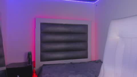 Snapshot of hellen__smith_ chatting on May 2026 01:47:02 AM hellen__smith_ online show from May 2026 01:47:02 AM