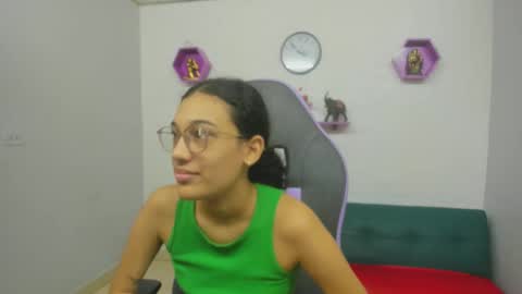 Snapshot of hellen_queensex chatting on February 2025 04:12:02 PM hellen_queensex online show from February 2025 04:12:02 PM