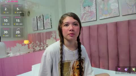 Snapshot of hellencute18_ chatting on June 2026 10:58:01 AM online show from June 2026 10:58:01 AM