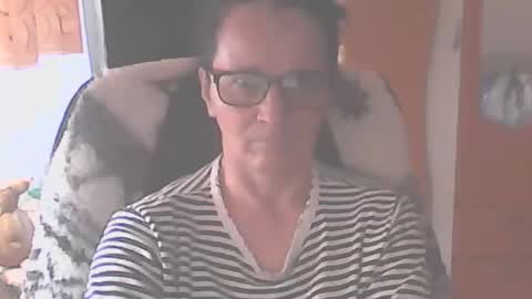 hellenmarie online show from February 2026 11:17:01 AM