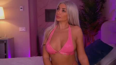 Snapshot of hellenroyy chatting on September 2025 03:16:02 AM hellenroyy online show from September 2025 03:16:02 AM