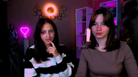 Snapshot of helli_belli chatting on September 2025 07:19:02 PM Helli online show from September 2025 07:19:02 PM