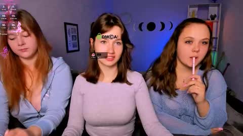 Snapshot of helli_belli chatting on October 2025 07:11:02 PM Helli online show from October 2025 07:11:02 PM