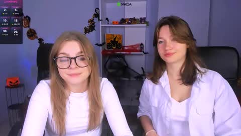 Snapshot of helli_belli chatting on October 2025 07:19:02 PM Helli online show from October 2025 07:19:02 PM