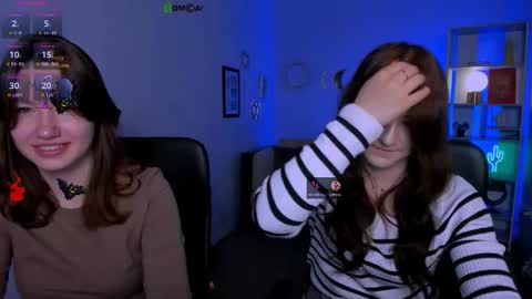 Snapshot of helli_belli chatting on November 2025 08:13:02 PM Helli online show from November 2025 08:13:02 PM