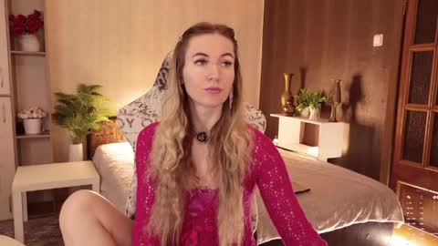 Snapshot of hello_lisha chatting on April 2026 08:13:01 AM Alisia Monday to Friday from 10 am to 4 pm GMT 2 online show from April 2026 08:13:01 AM