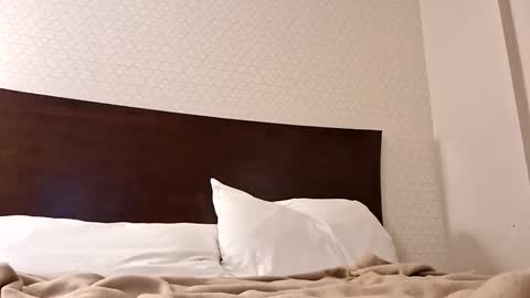 hellokitten123 online show from April 2026 03:26:01 AM