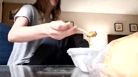 hellokitten123 online show from April 2026 05:24:01 AM