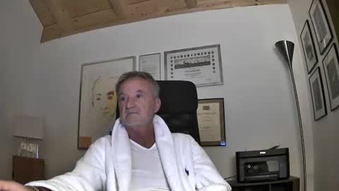 helmut227 online show from November 2025 11:15:01 PM