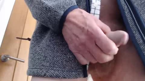 Snapshot of helpmegetitup70 chatting on February 2025 10:56:02 AM older cock online show from February 2025 10:56:02 AM