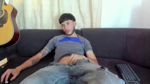 henrik_senn online show from September 2025 09:16:02 PM