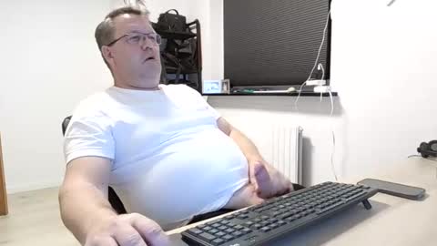 henrikrp1971 online show from January 2025 06:56:01 PM