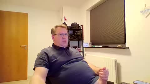 henrikrp1971 online show from February 2025 04:57:01 PM