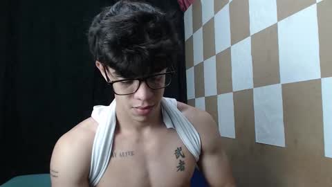 Snapshot of henry_gandy chatting on January 2025 12:52:01 PM HENRY GANDY online show from January 2025 12:52:01 PM