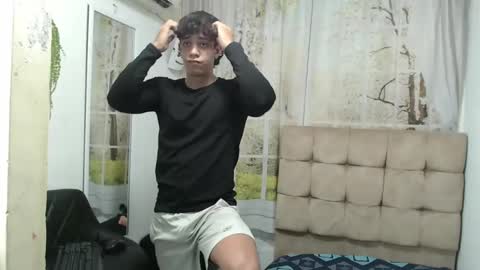 Snapshot of henry_gandy chatting on September 2025 09:06:02 PM HENRY GANDY online show from September 2025 09:06:02 PM