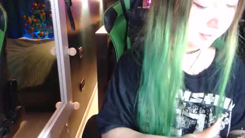 Hentaishiing online show from November 2025 06:42:02 PM