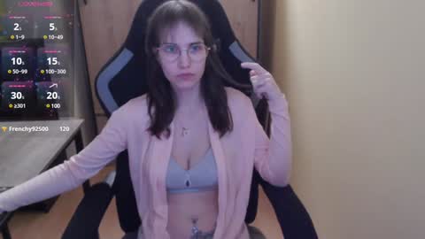 Snapshot of heraluna_ chatting on January 2025 11:37:02 PM HeraLuna online show from January 2025 11:37:02 PM