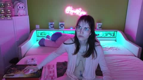 Snapshot of heraluna_ chatting on February 2025 10:54:01 PM HeraLuna online show from February 2025 10:54:01 PM