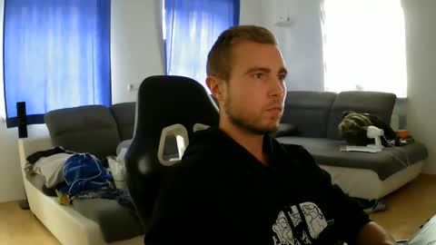 John Pearl online show from October 2025 11:44:01 AM