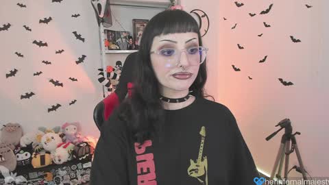 Snapshot of herinfernalmajesty chatting on December 2024 12:33:02 AM Marie online show from December 2024 12:33:02 AM