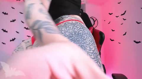 Snapshot of herinfernalmajesty chatting on November 2025 02:35:01 AM Marie online show from November 2025 02:35:01 AM