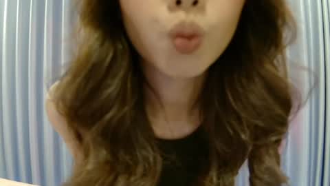 Snapshot of hersheys_aran chatting on July 2026 06:50:01 AM Aran online show from July 2026 06:50:01 AM