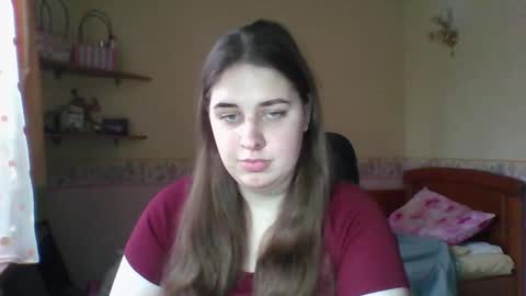 hess_luna_ online show from December 2025 10:13:02 AM