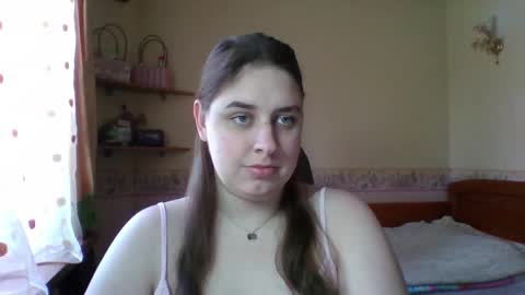 hess_luna_ online show from April 2026 09:05:01 AM